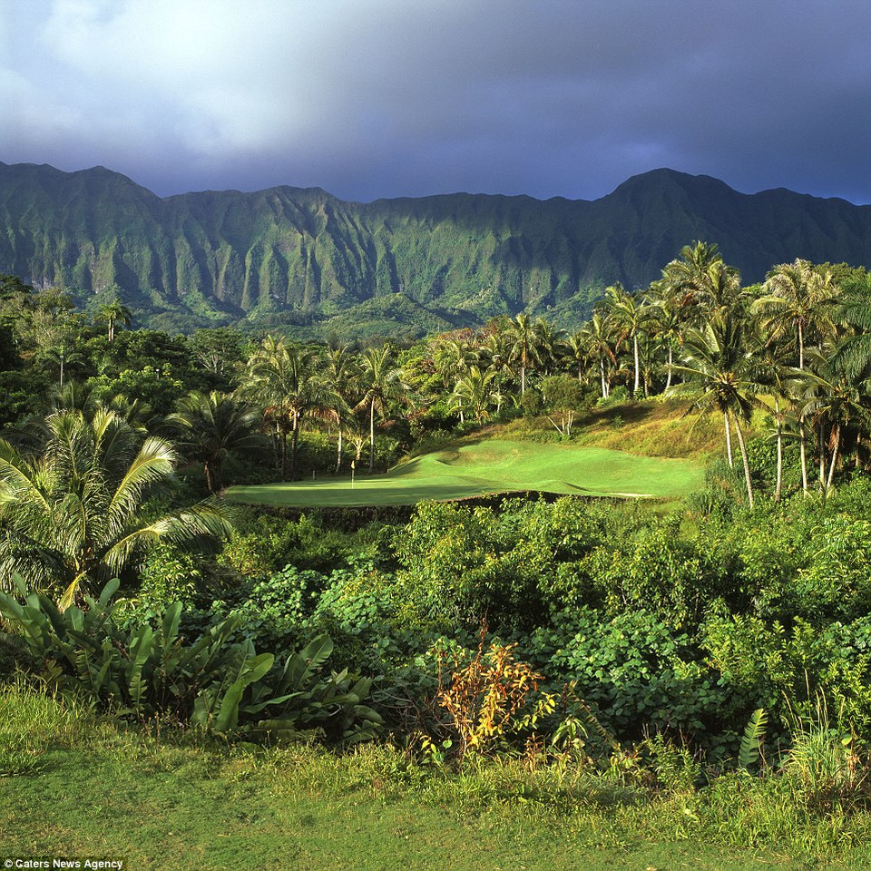 Lỗ số 2 của sân golf Royal Aberdeen, Scotland dưới ánh nắng chiều