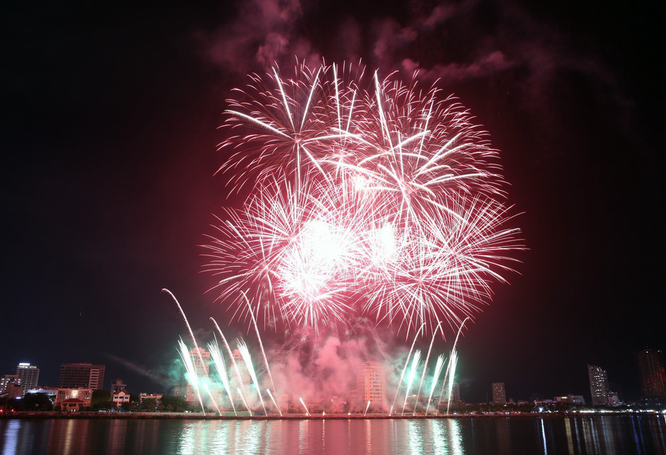 Màn trình diễn pháo hoa của đội Đà Nẵng - Việt Nam. (Ảnh: Trần Lê Lâm/TTXVN)