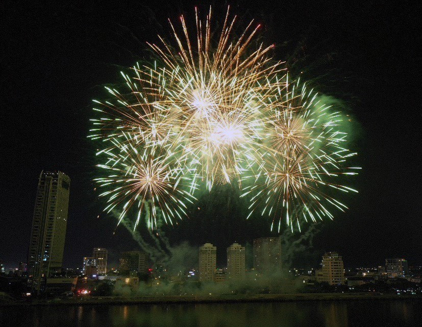 Màn trình diễn pháo hoa của đội Pháp. (Ảnh: Trần Lê Lâm/TTXVN)