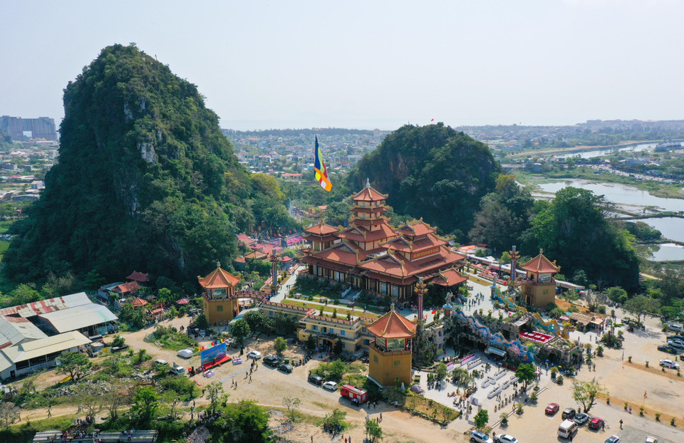 Chùa Quán Thế Âm trong ngày diễn ra Lễ vía Đức Bồ tát Quán Thế Âm. (Ảnh: Trần Lê Lâm/TTXVN)