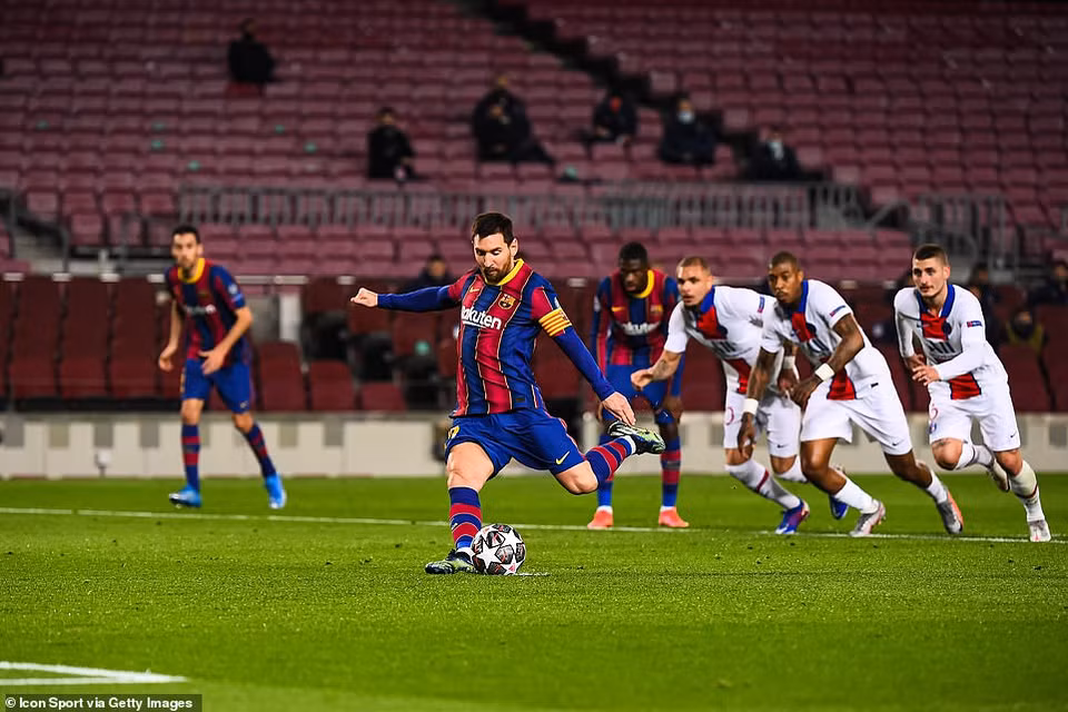 Ở trận này, Barcelona có cơ hội vượt lên dẫn trước ở phút 27 khi được hưởng penalty. (Nguồn: Getty Images)
