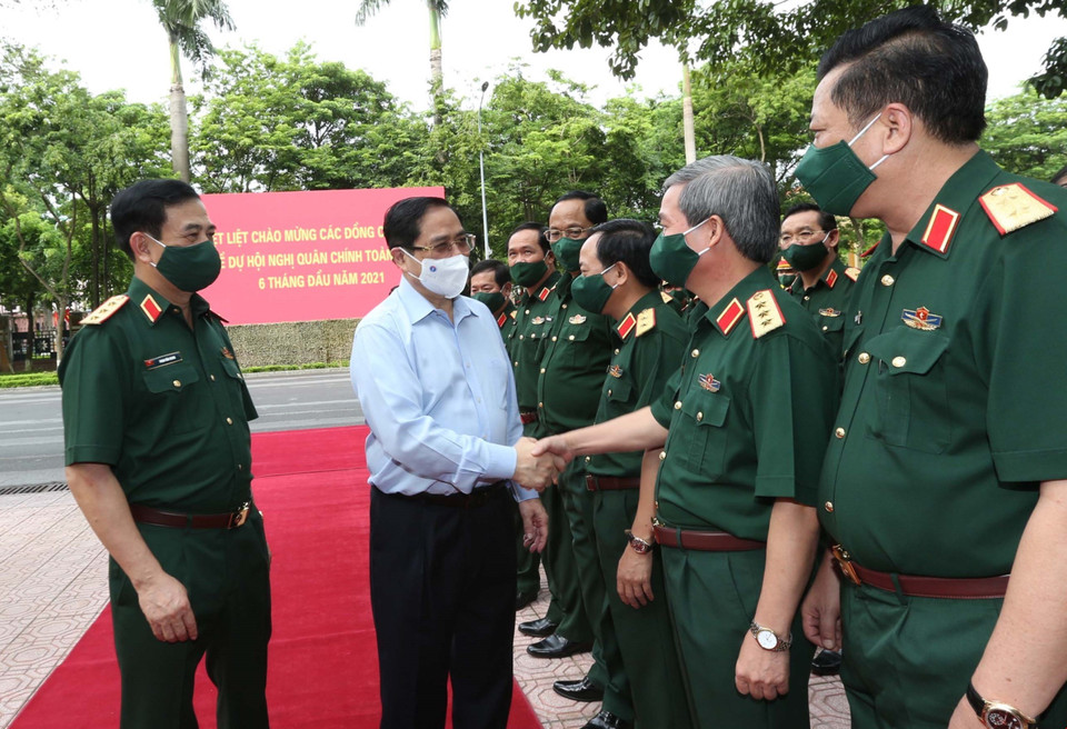 Dự hội nghị có Đại tướng Lương Cường, Ủy viên Bộ Chính trị, Ủy viên Thường vụ QUTƯ, Chủ nhiệm Tổng cục Chính trị; Thượng tướng Nguyễn Tân Cương, Ủy viên Trung ương Đảng, Ủy viên Thường vụ QUTƯ, Tổng Tham mưu trưởng, Thứ trưởng Bộ Quốc phòng; cùng các thủ trưởng Bộ Quốc phòng, Tổng cục Chính trị, Bộ Tổng Tham mưu; đại biểu lãnh đạo các ban, bộ, ngành Trung ương; lãnh đạo các cơ quan, đơn vị trực thuộc Bộ Quốc phòng. (Ảnh: Trọng Đức/TTXVN)