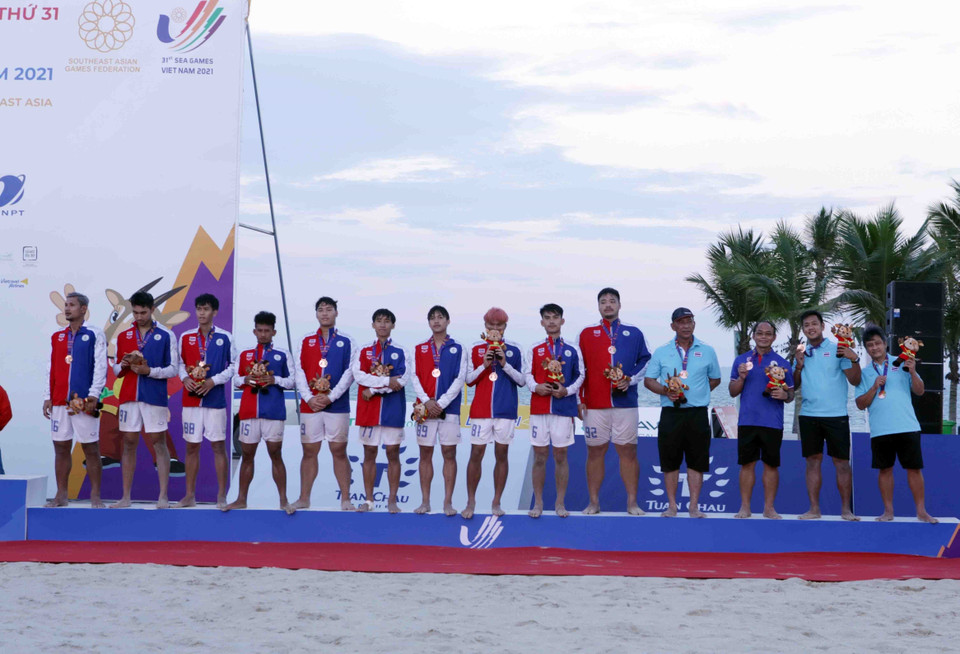 Huy chương Đồng được trao cho các vận động viên đoàn Thái Lan. (Ảnh: Quý Trung/TTXVN)