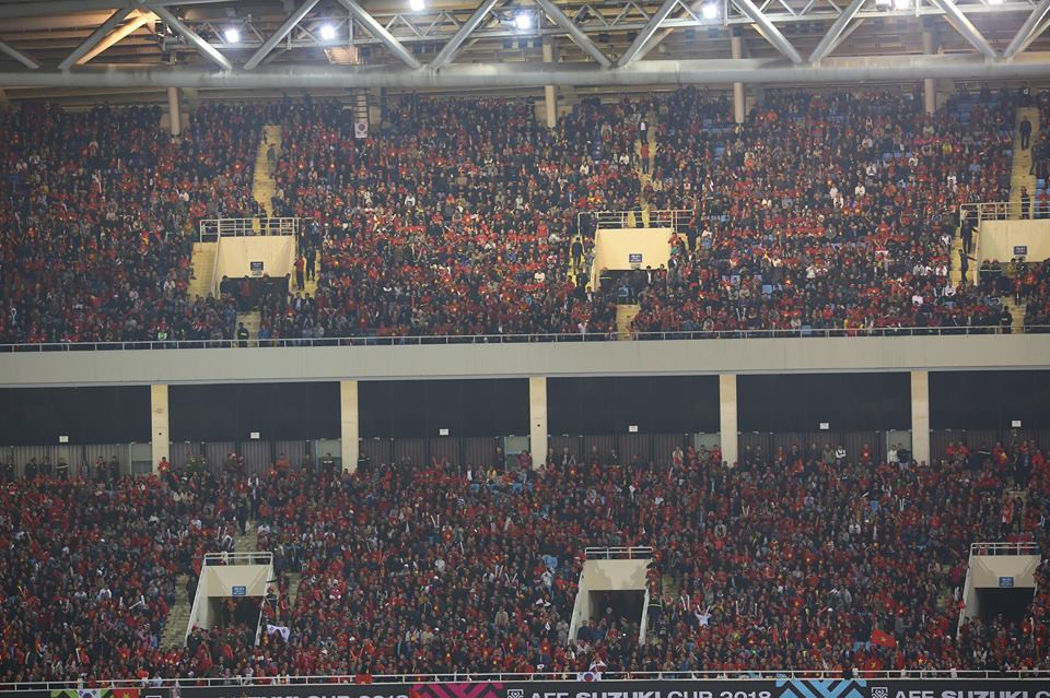 Sân vận động Mỹ Đình đông nghẹt khán giả. (Ảnh: Minh Sơn/Vietnam+)