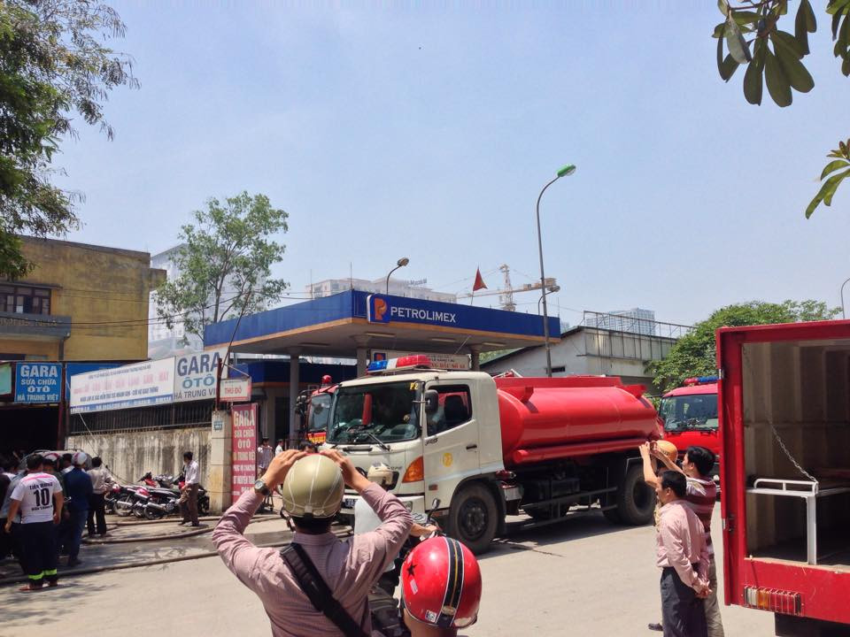 Vào khoảng thời gian trên, những người dân sống tại khu vực đường Nguyễn Tuân bỗng thấy mùi khét. (Ảnh: Sơn Bách/Vietnam+)