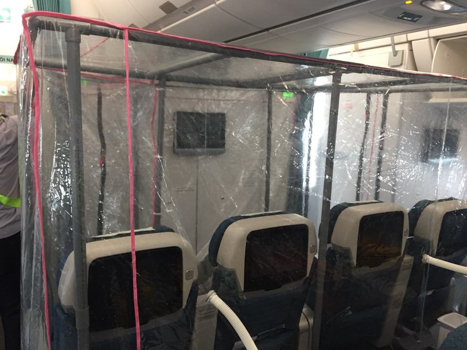 Khoang phổ thông đặc biệt là vùng đệm cũng được trang bị máy lọc này. Các thiết bị y tế mang theo dự kiến sẽ đặt tại đây. (Ảnh: PV/Vietnam+)