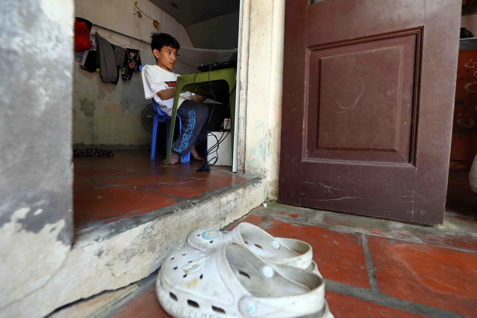 Thi đỗ vào trường Đại học Kiến trúc Hà Nội là ước mơ của chàng trai nhỏ bé nhưng đầy nghị lực Nguyễn Duy Phúc. (Ảnh: Phạm Kiên/TTXVN)