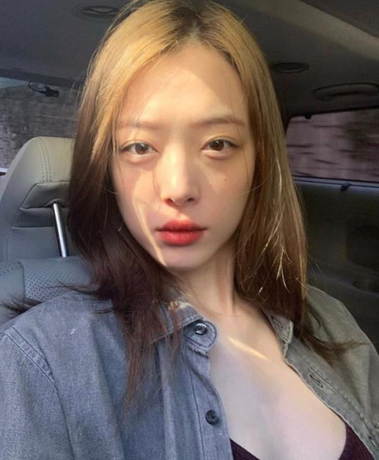 Sulli trong bức ảnh đăng tải trên Instagram. (Nguồn: koreatimes.co.kr)