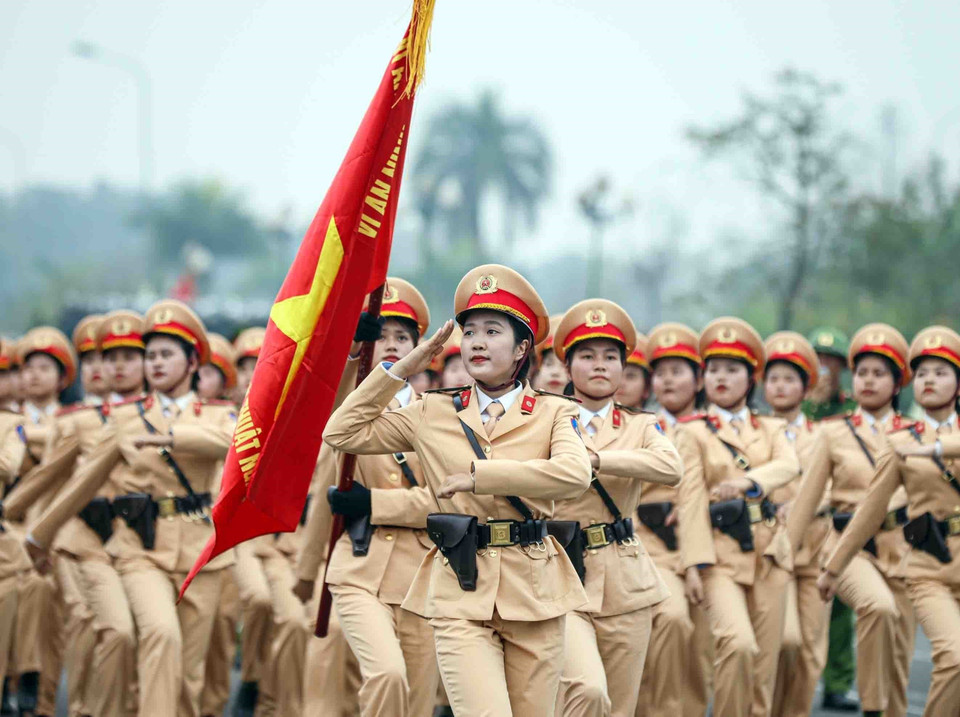 Khối Cảnh sát Giao thông sẽ do các cán bộ, chiến sỹ nữ đảm nhiệm. (Ảnh: Phạm Kiên/TTXVN)