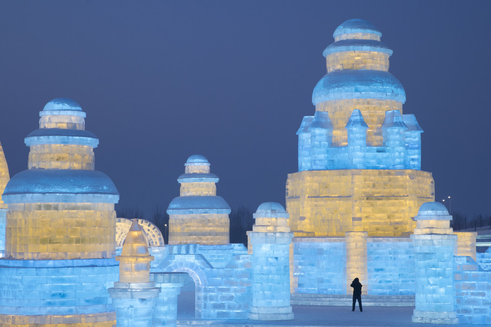 Thế giới băng tuyết Cáp Nhĩ Tân ở tỉnh Hắc Long Giang, Đông Bắc Trung Quốc mở cửa đón khách du lịch ngày 23/12/2019. (Ảnh: THX/TTXVN)