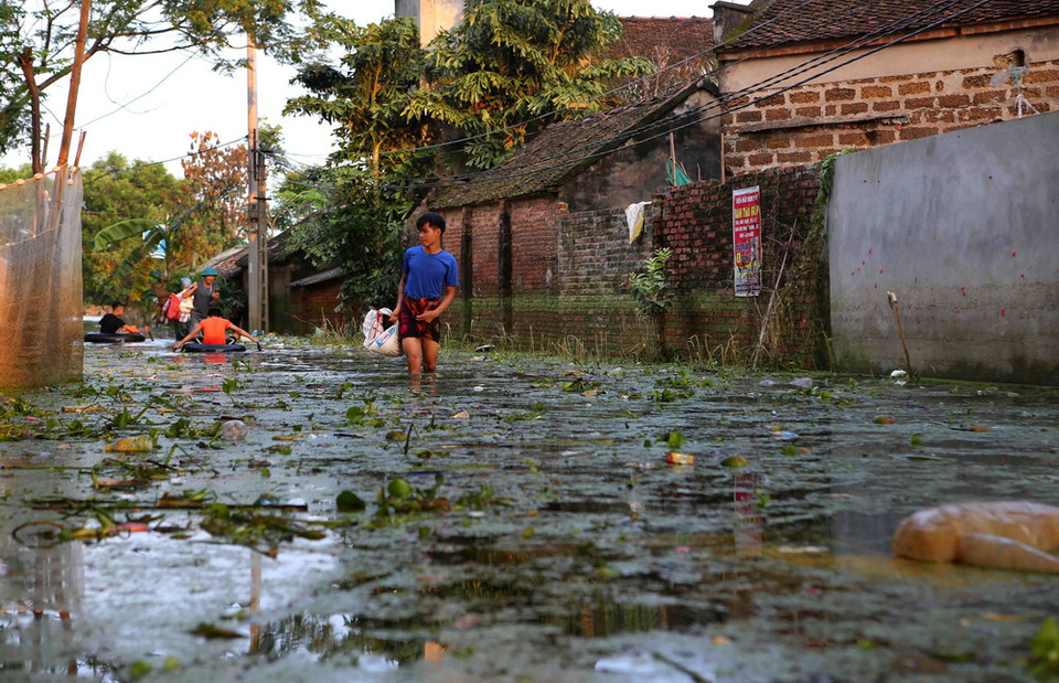 Đây là mực nước cao lịch sử trong hàng trăm năm nay. (Ảnh: Thành Đạt/TTXVN)