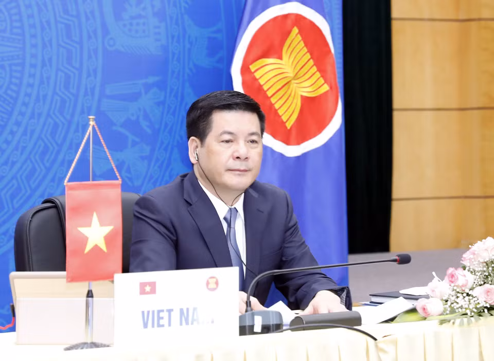 Bộ trưởng Nguyễn Hồng Diên tham dự phát biểu tại điểm cầu Hà Nội. (Ảnh: Trần Việt/TTXVN)