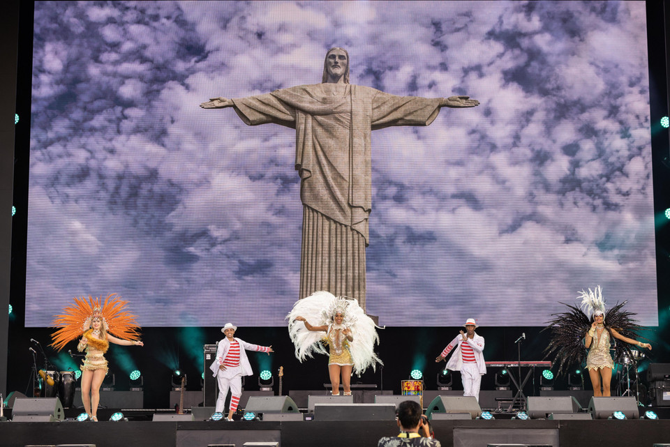 Chương trình nghệ thuật do Việt Nam khởi xướng và điều phối, nhận được sự ủng hộ và tham gia nhiệt tình của các nước bạn.