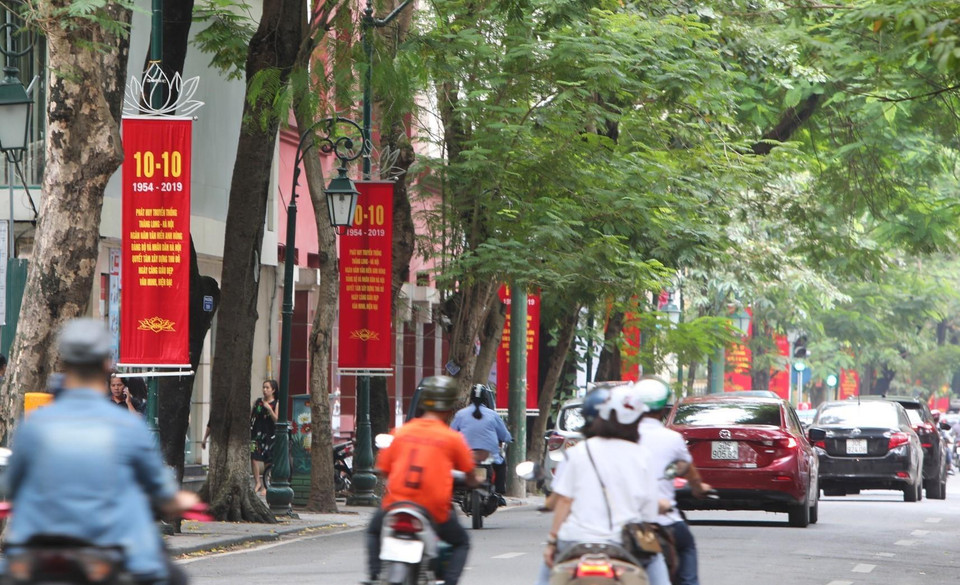 Trên tuyến phố Tràng Thi. (Ảnh: Thành Đạt/TTXVN)