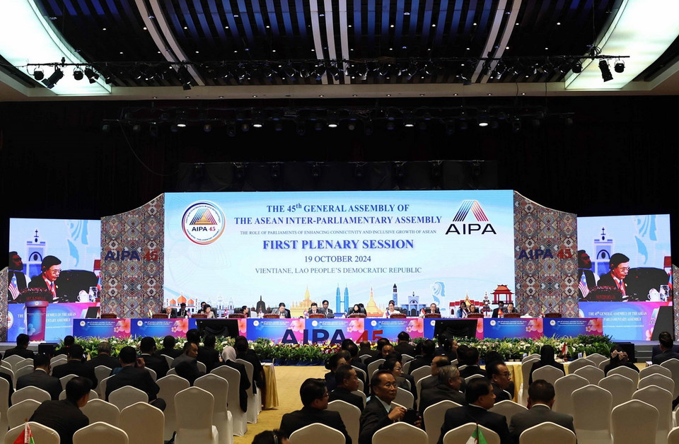 Phiên toàn thể thứ nhất Đại hội đồng AIPA-45. (Ảnh: Thống Nhất/TTXVN)