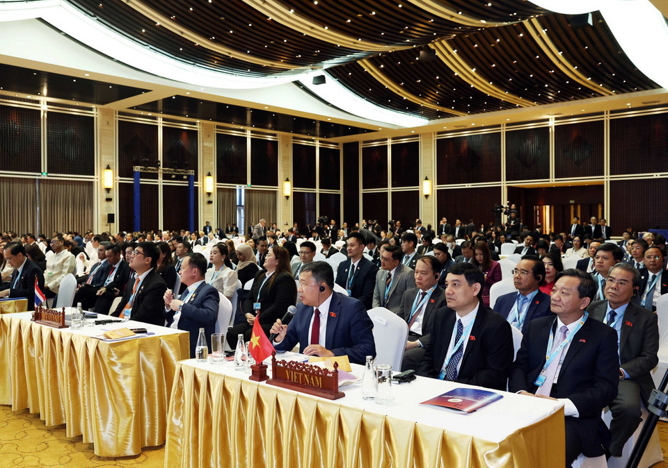 Đoàn Việt Nam tham dự phiên toàn thể thứ nhất Đại hội đồng AIPA-45. (Ảnh: Thống Nhất/TTXVN)