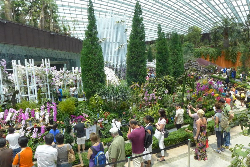 Lễ hội thu hút được rất nhiều du khách. (Ảnh: Kim Yến/Vietnam+)