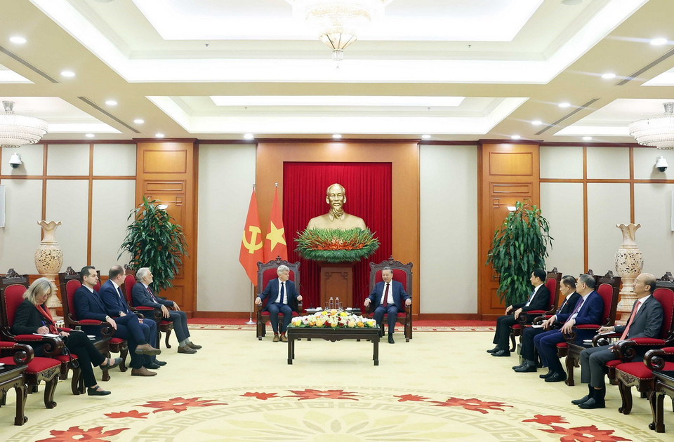 Tổng Bí thư Tô Lâm tiếp Bí thư toàn quốc Đảng Cộng sản Pháp Fabien Roussel. (Ảnh: Thống Nhất/TTXVN)