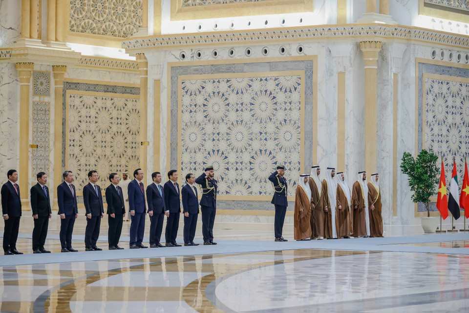 Lễ đón Thủ tướng Phạm Minh Chính thăm chính thức Các Tiểu vương quốc Arab Thống nhất (UAE). Ảnh: (Dương Giang/TTXVN)