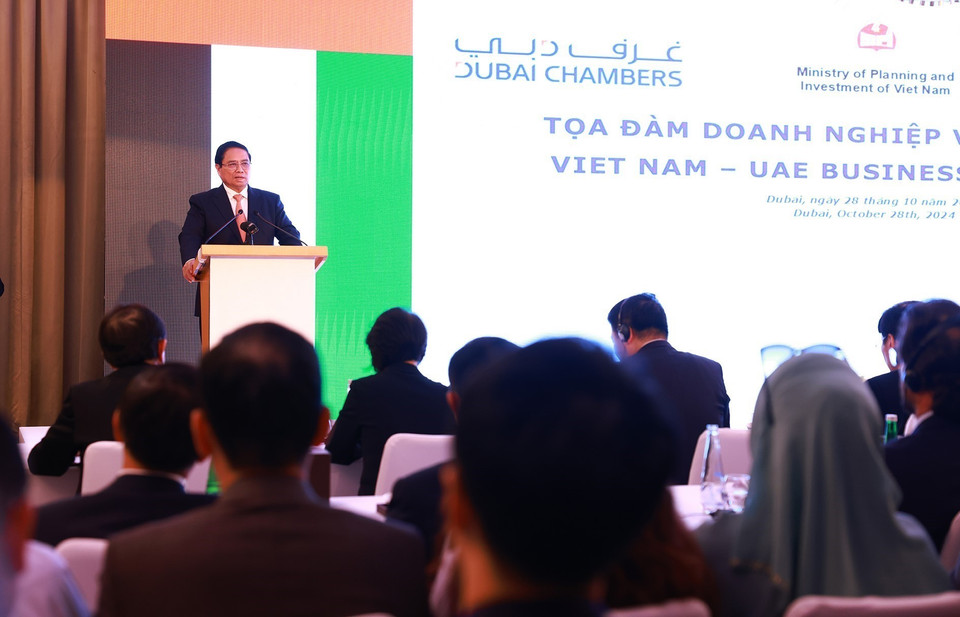 Thủ tướng Phạm Minh Chính phát biểu tại Tọa đàm doanh nghiệp Việt Nam-UAE. (Ảnh: Dương Giang/TTXVN)