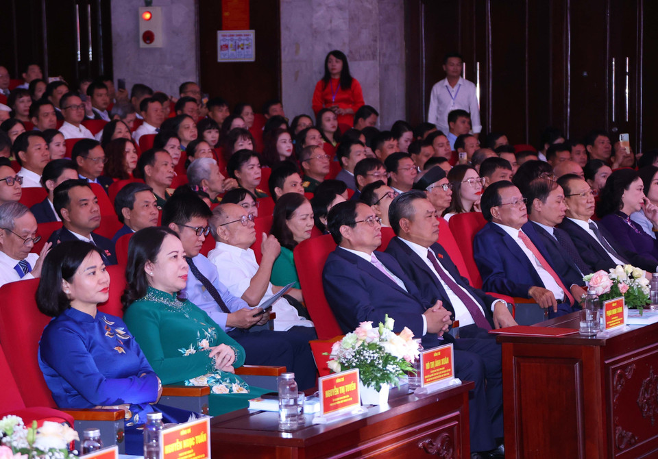 Thủ tướng Phạm Minh Chính và các đại biểu dự hội nghị. (Ảnh: Văn Điệp/TTXVN)