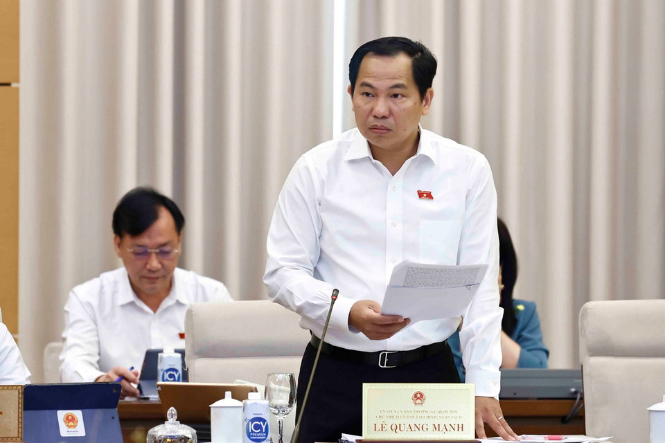 Chủ nhiệm Ủy ban Tài chính, Ngân sách của Quốc hội Lê Quang Mạnh phát biểu. (Ảnh: Doãn Tấn/TTXVN)