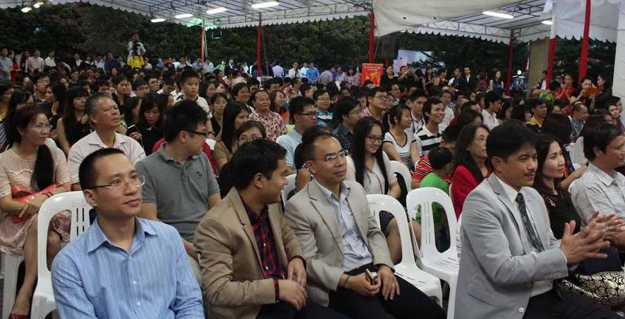 Khoảng 600 người Việt tại Singapore đã đến dự. (Ảnh: Lê Hải/Singapore)