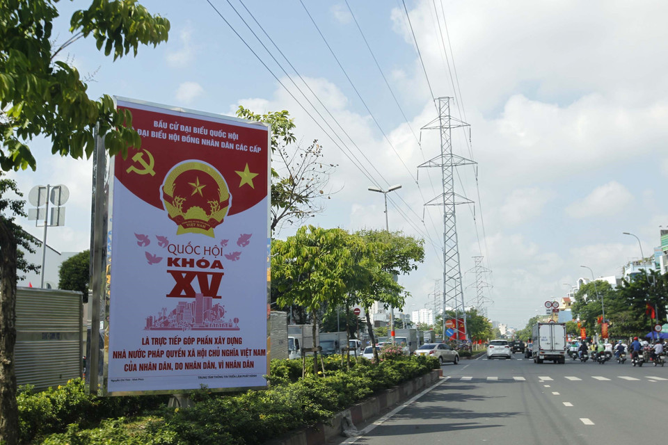 Panô, ápphích được đặt bên đường Kinh Dương Vương, quận Bình Tân. (Ảnh: Thanh Vũ/TTXVN)