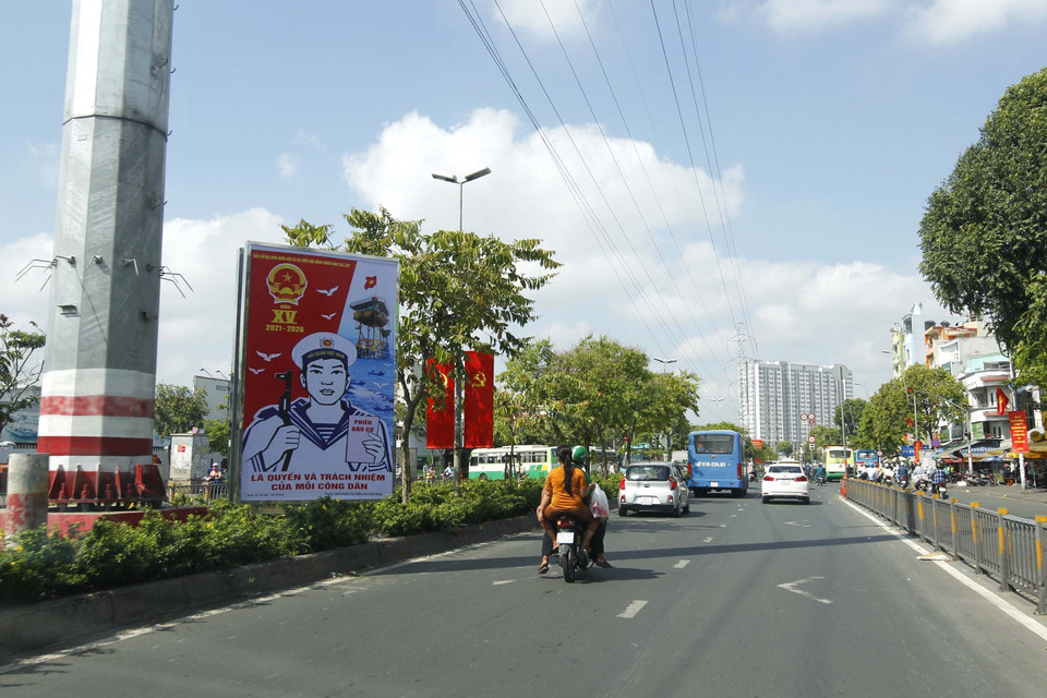 Panô, ápphích được đặt bên đường Kinh Dương Vương, quận Bình Tân. (Ảnh: Thanh Vũ/TTXVN)