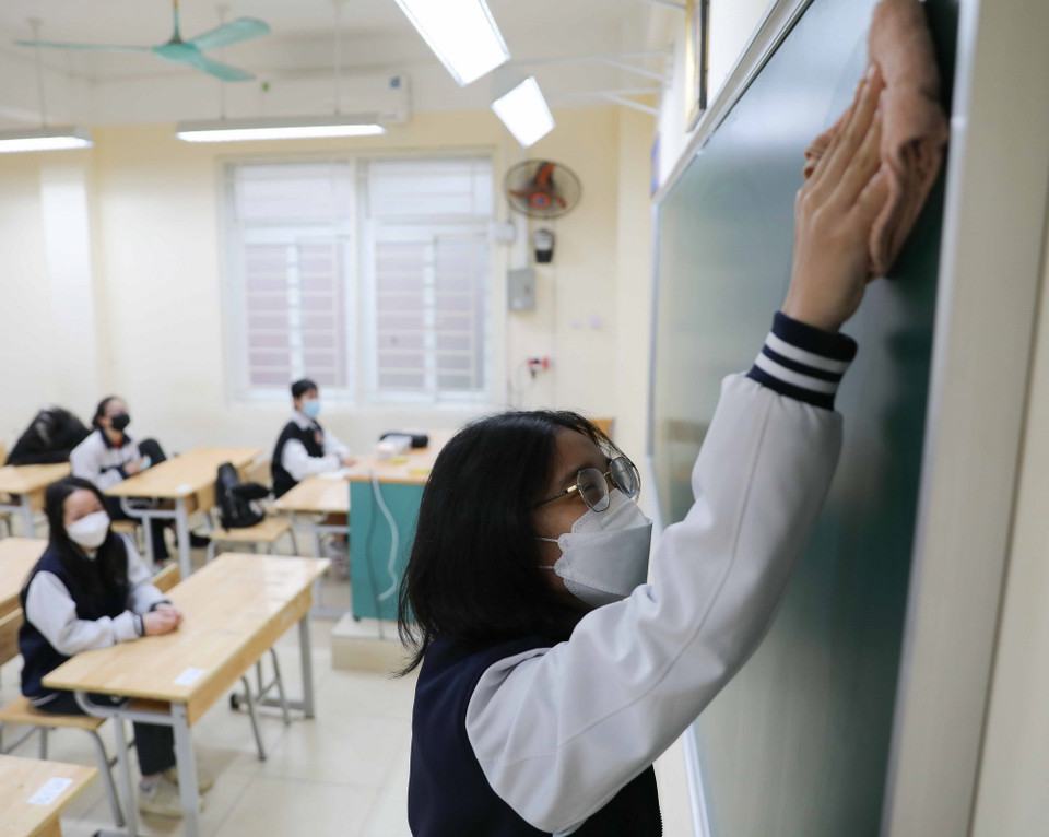 Do đó các trường THPT trên địa bàn có thể cho học sinh khối 12 tới trường học trực tiếp từ 10/1. (Ảnh: Thanh Tùng/TTXVN)