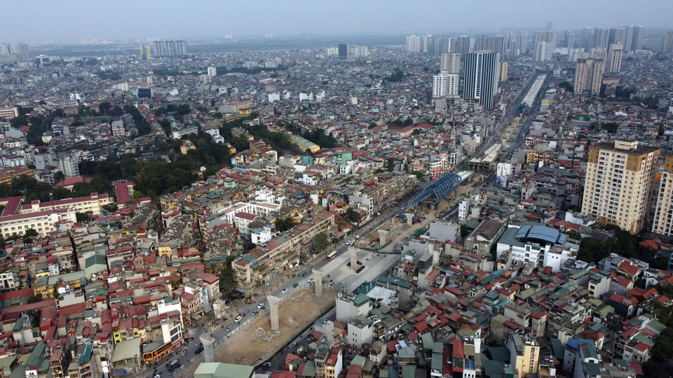 Tuyến đường vành đai 2 (phần đi bằng) đoạn Vĩnh Tuy-Chợ Mơ-Ngã Tư Vọng có chiều dài hơn 3km, sau khi hoàn thành sẽ có mặt cắt ngang rộng từ 53,5-63,5m. (Ảnh: Huy Hùng/TTXVN)