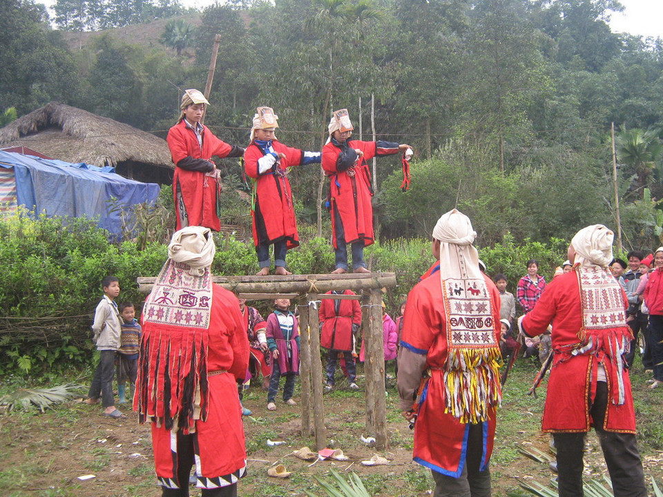 Lễ cấp sắc của người Dao xã Hùng Đức, huyện Hàm Yên (Tuyên Quang). (Ảnh: Quang Đán/TTXVN)