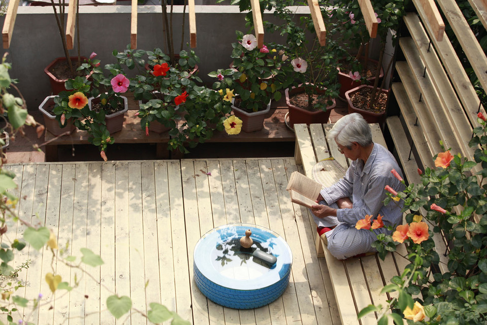 Với tấm hình ông già ngồi đọc sách, tác giả Trần Anh Tuấn đã đoạt giải Nhì chủ đề Sống chậm. (Nguồn: BTC)