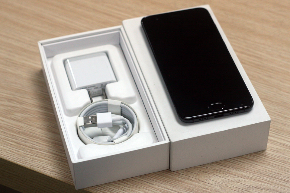 Mi6 được Xiaomi dành khá nhiều tâm huyết bởi đây là sản phẩm kỷ niệm sinh nhật 7 năm tuổi của hãng. 