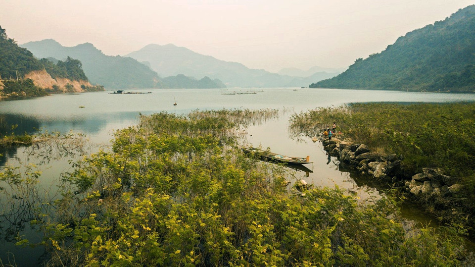 Vẻ thơ mộng của hồ Hòa Bình. (Ảnh: Trọng Đạt/TTXVN)