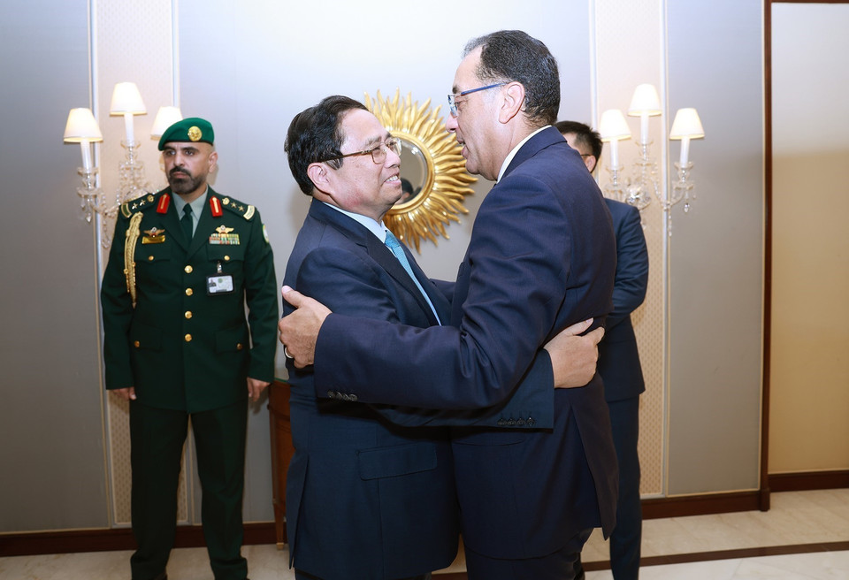 Thủ tướng Phạm Minh Chính gặp Thủ tướng Ai Cập Mostafa Madbouly. (Ảnh: Dương Giang/TTXVN)