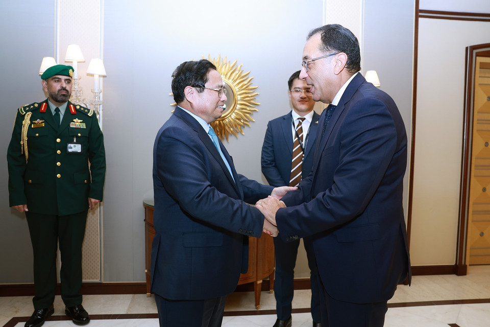 Thủ tướng Phạm Minh Chính gặp Thủ tướng Ai Cập Mostafa Madbouly. (Ảnh: Dương Giang/TTXVN)