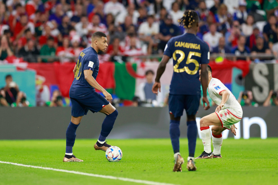 Phải nhận bàn thua, Pháp đã liên tiếp thay người khi tung Mbappe các cầu thủ chính vào sân. (Ảnh: Hải An/Vietnam+)