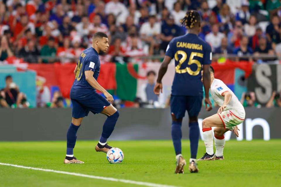 Phải nhận bàn thua, Pháp đã liên tiếp thay người khi tung Mbappe các cầu thủ chính vào sân. (Ảnh: Hải An/Vietnam+)