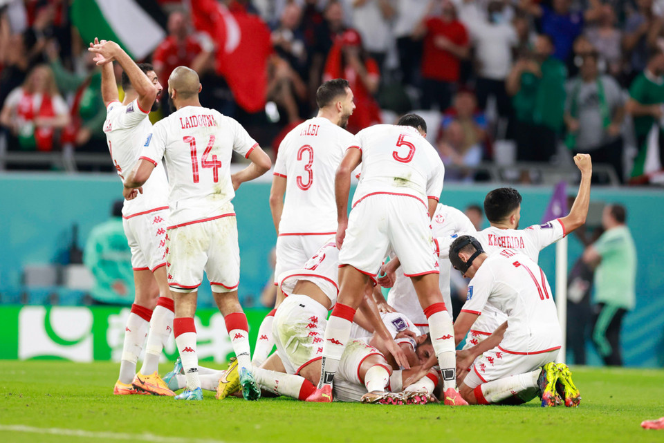 ...và hệ quả là nhà đương kim vô địch phải nhận bàn thua ở phút 58. (Ảnh: Hải An/Vietnam+)