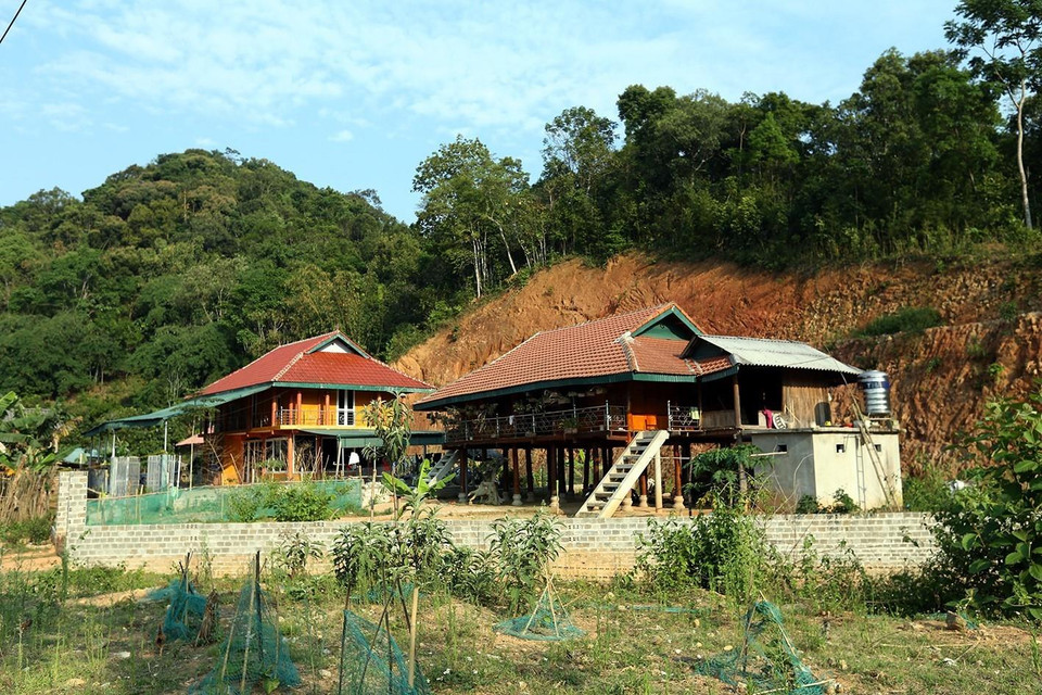 Nhiều nhà mới của đồng bào được xây dựng khang trang. (Ảnh: Phan Tuấn Anh/TTXVN)