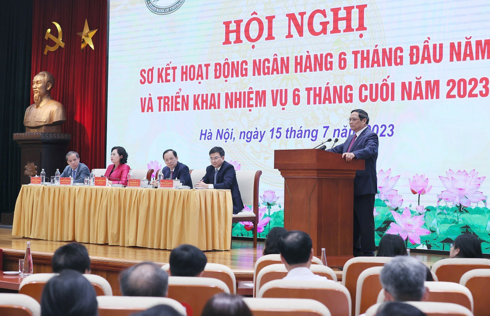 Hình ảnh Thủ tướng Phạm Minh Chính phát biểu chỉ đạo hội nghị triển khai nhiệm vụ ngân hàng 6 tháng cuối năm 2023. (Ảnh: Dương Giang/TTXVN)