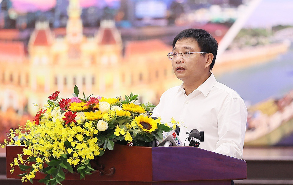 Bộ trưởng Bộ Giao thông Vận tải Nguyễn Văn Thắng tham luận tại hội nghị. (Ảnh: Dương Giang/TTXVN)