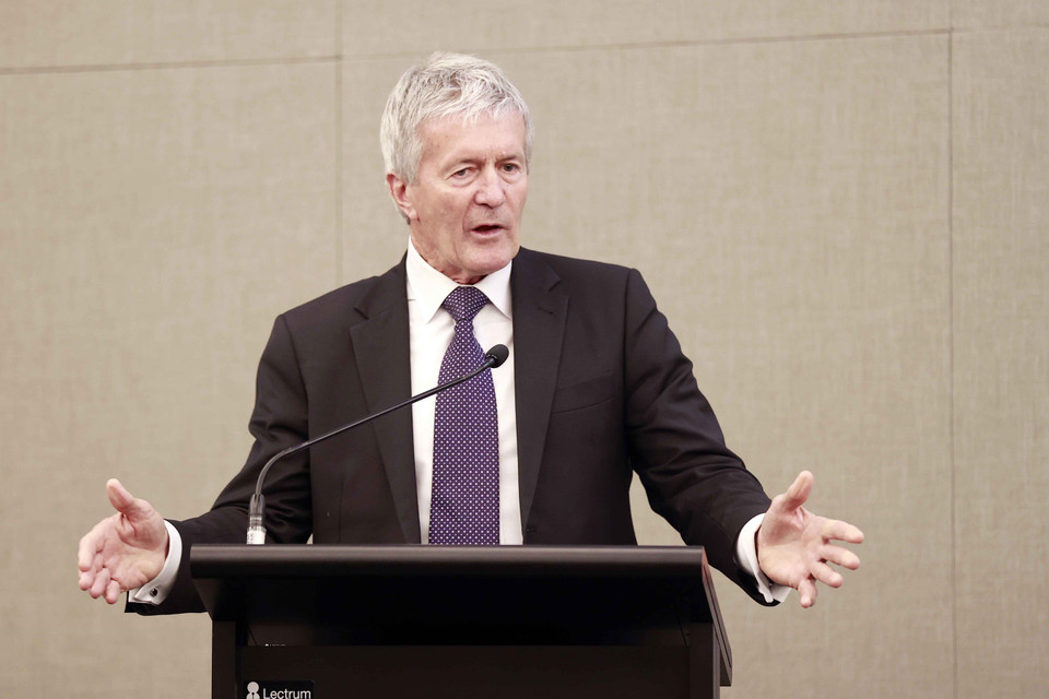 Bộ trưởng Thương mại và Tăng trưởng Xuất khẩu New Zealand Damien O’Connor phát biểu. (Ảnh: Doãn Tấn/TTXVN)