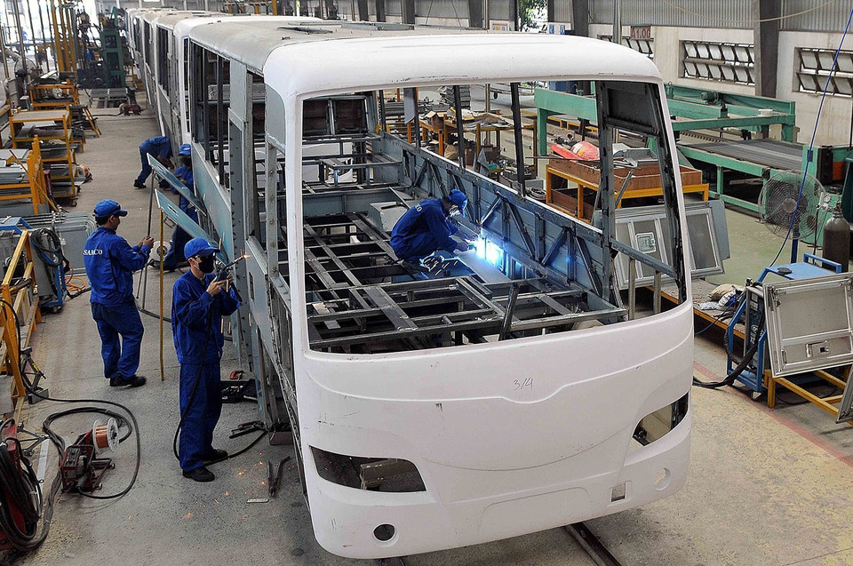 Tổng công ty Cơ khí Giao thông vận tải Sài Gòn - Samco (TP Hồ Chí Minh) chuyên sản xuất, lắp ráp ôtô từ 28 đến 80 chỗ, đạt tiêu chuẩn về chất lượng, tiết kiệm nhiên liệu, thân thiện với môi trường, được người tiêu dùng trong nước bình chọn là hàng Việt Nam chất lượng cao. (Ảnh: An Hiếu/TTXVN)