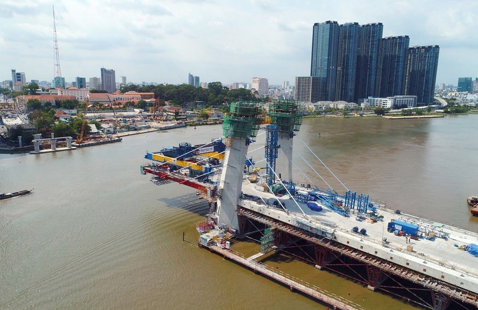 Dự án cầu Thủ Thiêm 2 nối Quận 1 và Quận 2 (TP Hồ Chí Minh) có ý nghĩa rất quan trọng trong việc thúc đẩy phát triển kinh tế-xã hội, góp phần giảm tình trạng ùn tắc giao thông tại khu vực trung tâm Thành phố. (Ảnh: TTXVN phát)
