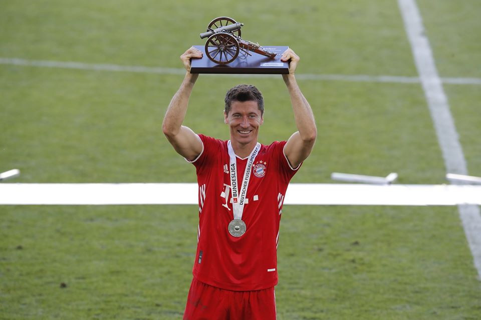 Robert Lewandowski giành danh hiệu Vua phá lưới với 34 bàn thắng. (Nguồn: FcBayern)