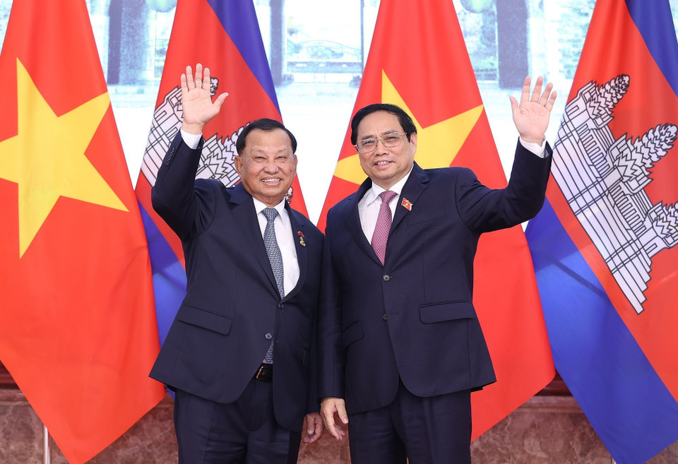 Thủ tướng Phạm Minh Chính và Chủ tịch Thượng viện Campuchia Samdech Say Chhum. (Ảnh: Dương Giang/TTXVN)