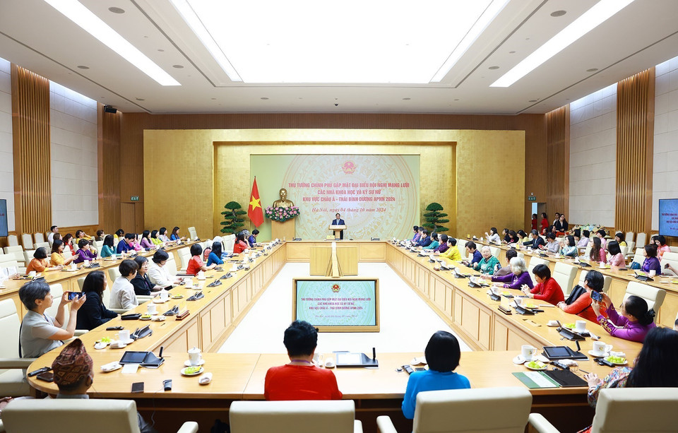 Thủ tướng Phạm Minh Chính phát biểu tại buổi gặp các nhà khoa học và kỹ sư nữ khu vực châu Á-Thái Bình Dương năm 2024. (Ảnh: Dương Giang/TTXVN)