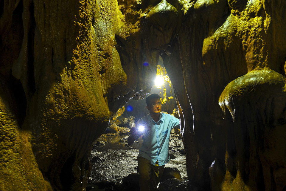 Vẻ đẹp trong lòng động Vân Trình, tỉnh Ninh Bình. (Ảnh: Minh Đức/TTXVN)